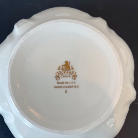 Tulip Bowl China with Gold Trim and Hand Decorated - Picture 6 of 7